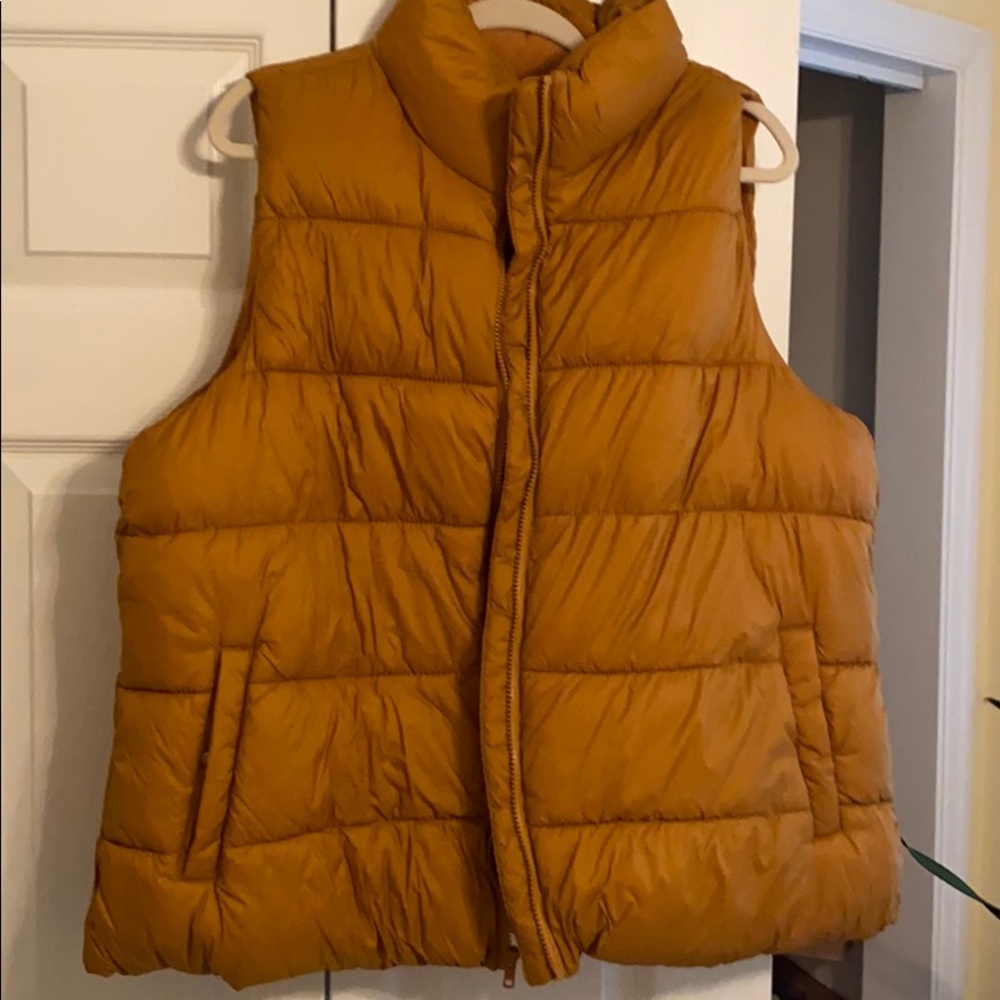 Old Navy Puffer Vest